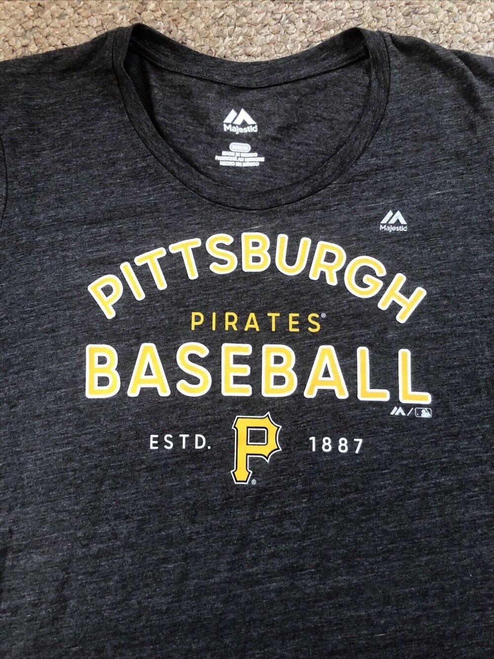 NWT Majestic MLB Pittsburgh Pirates Baseball Women's Medium Long‎ Sleeve Gray